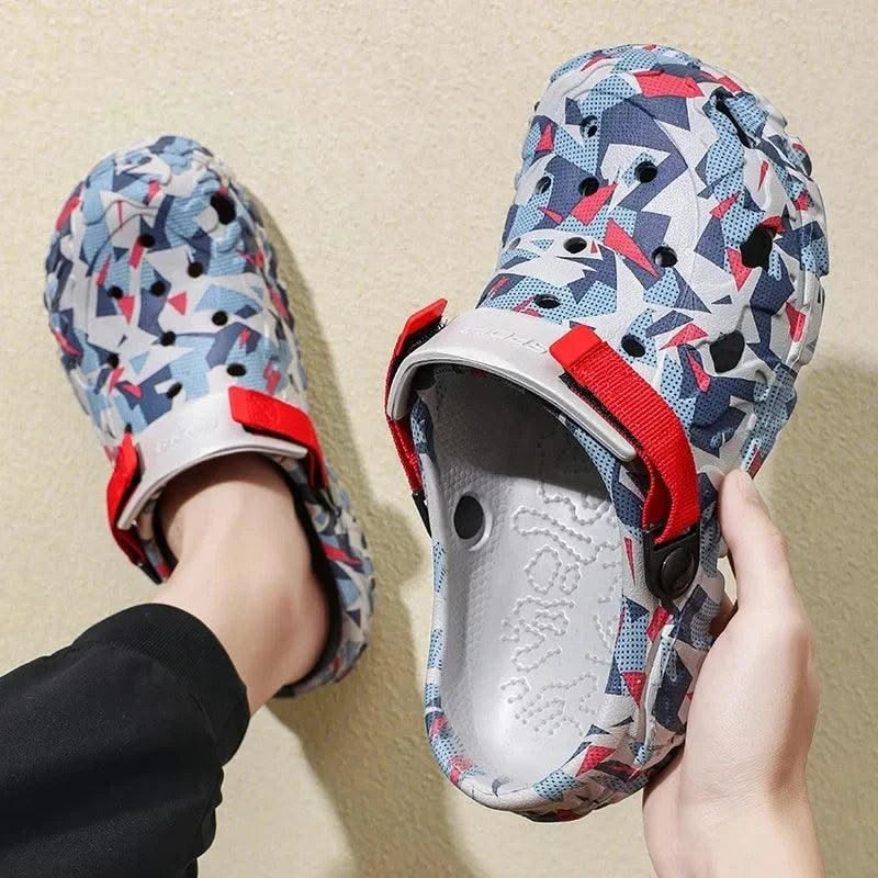 New Men's Clogs Slippers Sandal Men Garden Shoes Flat Camouflage Sandals Male Sneakers Outdoor Flip Flops Home Clogs
