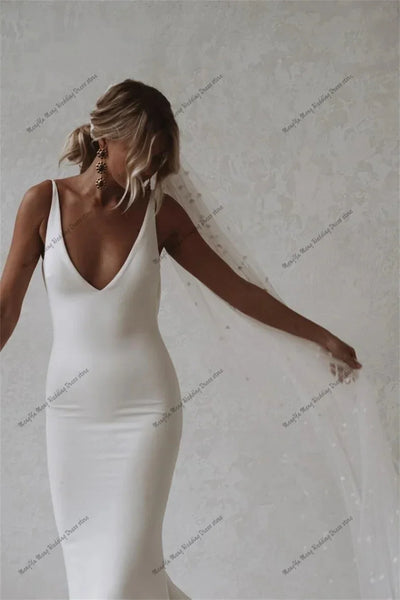 Elegant Sheath Mermaid Wedding Dress with Daring V-neckline Mesmerizing Backless Bridal Gown with Spaghetti Straps Party Dress