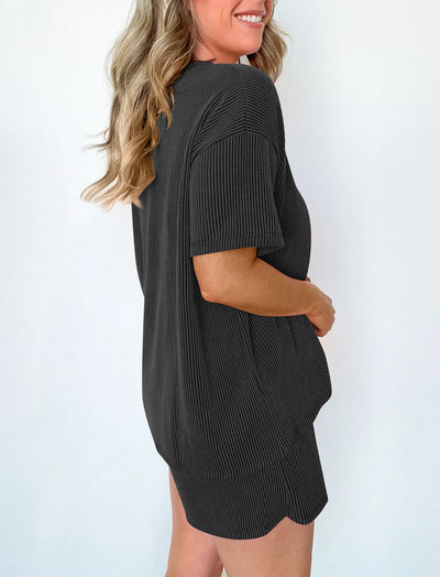 Women's clothing 2025 summer short-sleeved wavy crew neck top, elastic waist shorts two-piece set