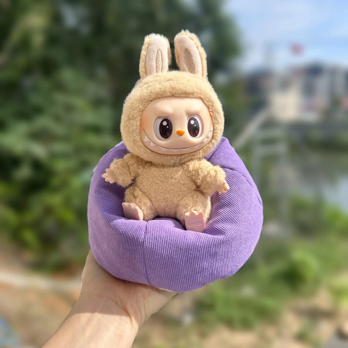 Sofa only] Second-generation Labub sitting party series doll sofa LABUBU car mini sofa bed
