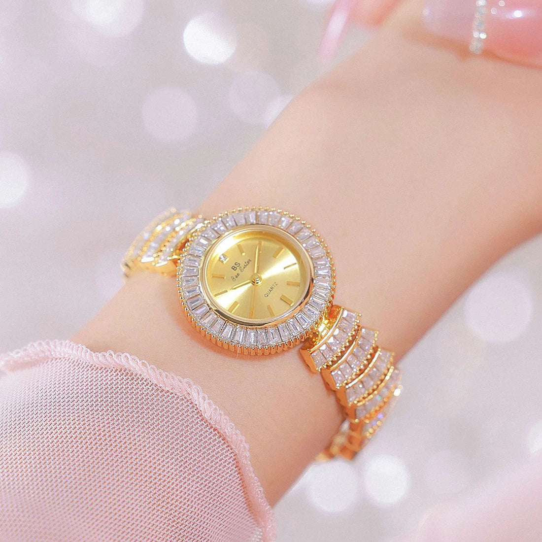 High-end Luxury Woman Watch Full Diamond Gold Silver Bracelet Women Fashion Quartz Wristwatches Ladies Rhinestone Clock