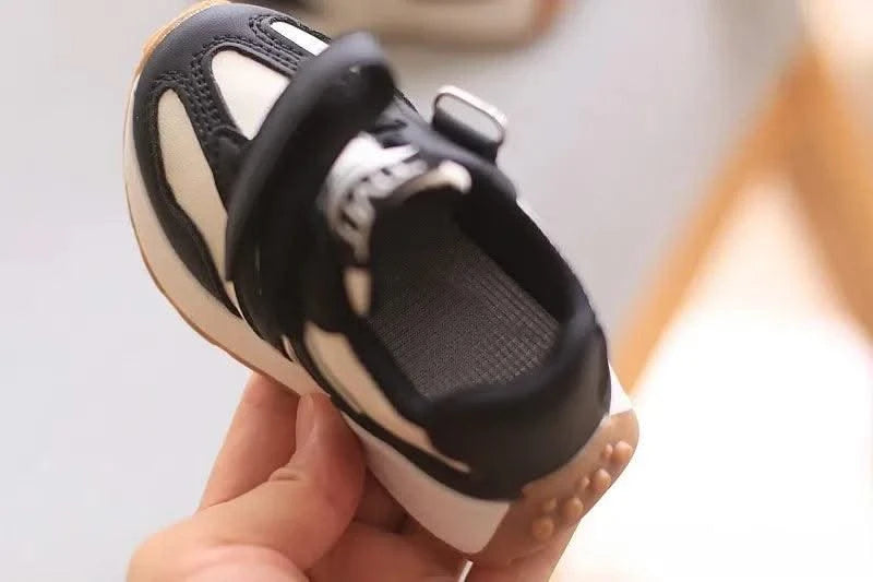 Children's Sports Shoes Toddler Breathable Non Slip Comfort Sneakers Lightweight Hook and Loop Soft Sole Running Casual Shoes