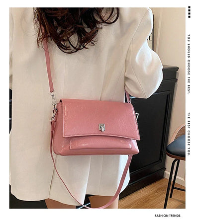 Luxury Brand Handbag For Women In Premium Leather Featuring Elegant Messenger Design And Durable Build