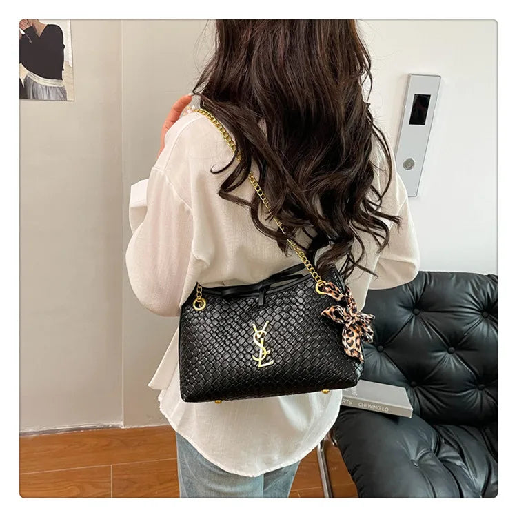 Famous Designer Women's Handbag In Soft Leather, Elegant Crossbody-Bag With Adjustable Strap, Classic Luxury Style