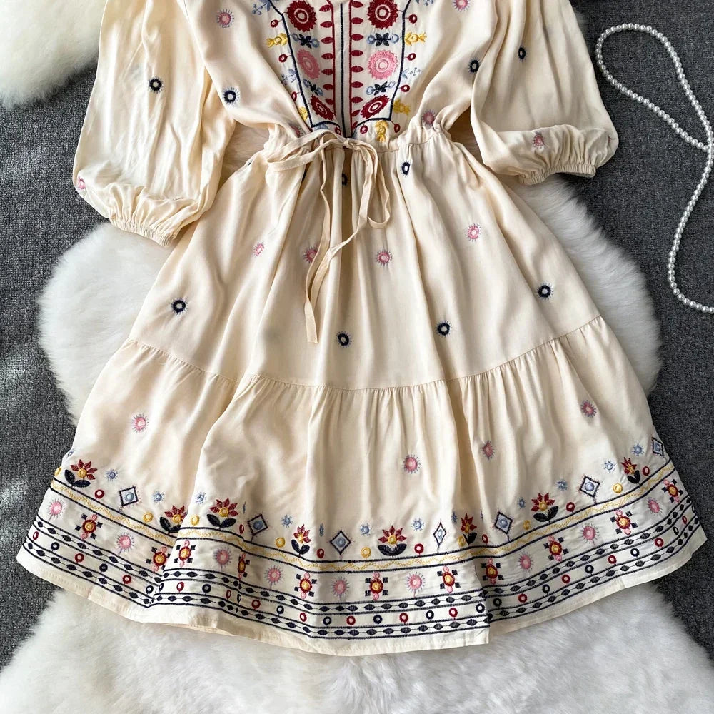 Boho Dress for Women Embroidery Floral Print V-neck Elastic Waist Lace-up Dresses with Belt Summer Vestidos Folds Dropshipping
