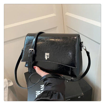 Luxury Brand Handbag For Women In Premium Leather Featuring Elegant Messenger Design And Durable Build