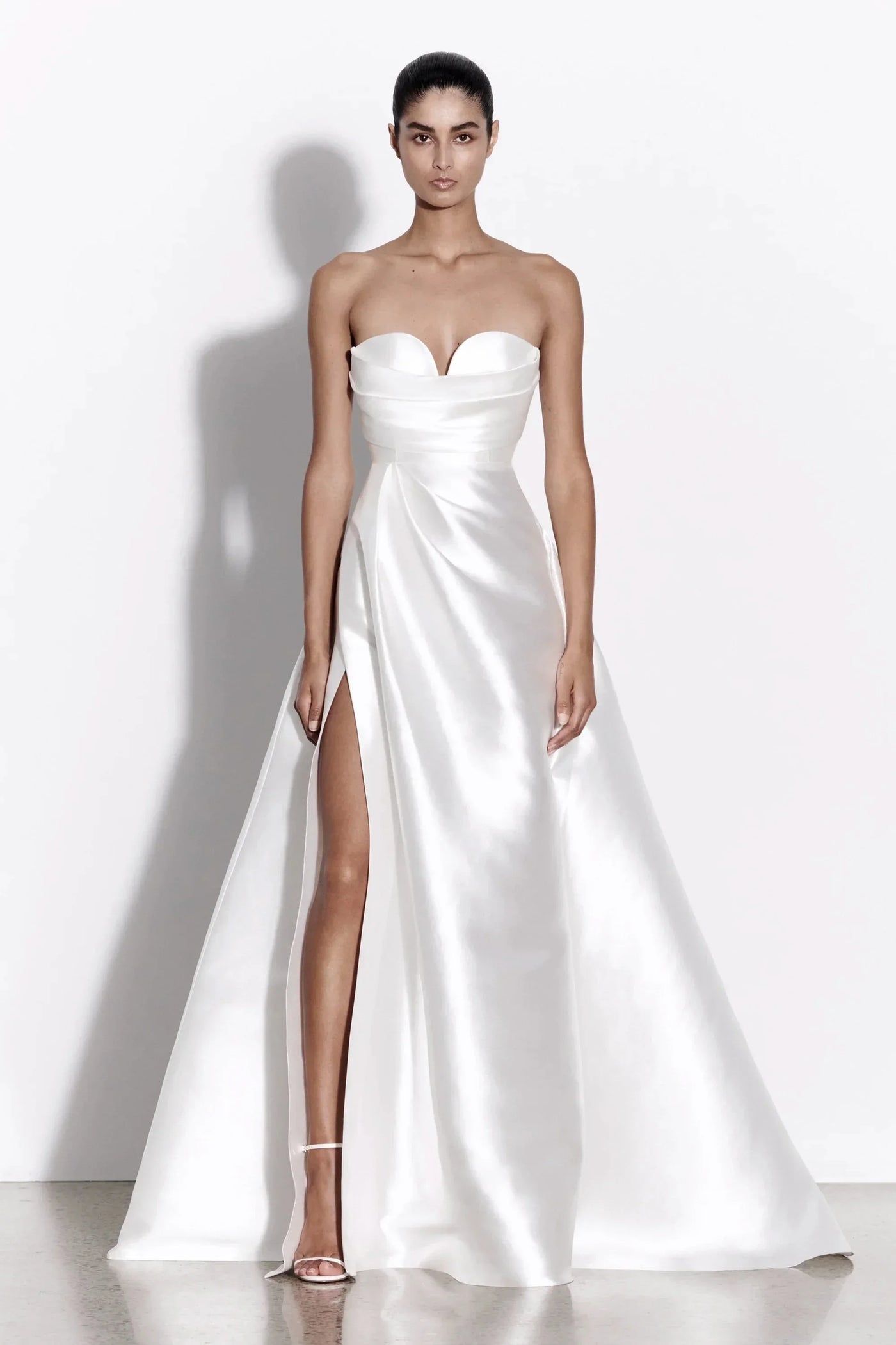 Satin Off shoulder Bride Wedding Dress White High Slit Ball Gown Sweetheart Sleeveless Ivory White Garden Beach Wedding