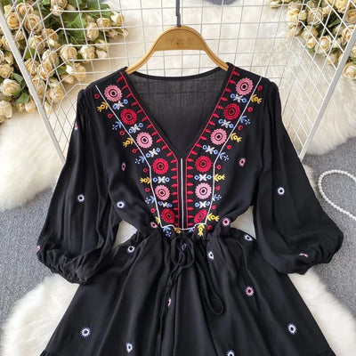 Boho Dress for Women Embroidery Floral Print V-neck Elastic Waist Lace-up Dresses with Belt Summer Vestidos Folds Dropshipping