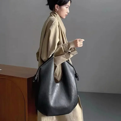 Womens Black Handbag Minimalist Casual Tote Bag Large-capacity Commuting Shoulder Armpit Large Handbags Designer Business Clutch