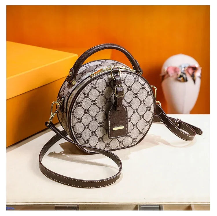 Elegant Handbag For Women In Genuine Leather, Crossbody And Shoulder Bag With Chic Detailing, By Famous Luxury Designer