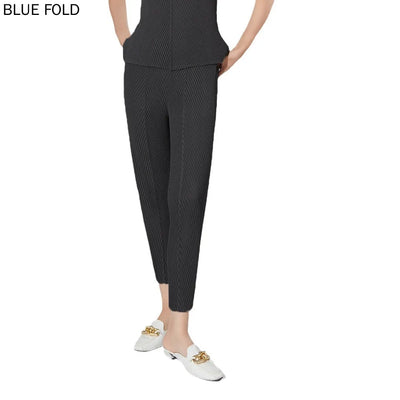 Hot Selling Pants for Women Niche Design Fish Scale Pleats Elastic Waist Fashionable and Versatile Nine-point Miyake Casual