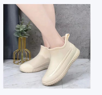 Women's Rain Boots Are Fashionable, Lightweight, Thick Soled, Wear-resistant, Rainproof, and Slip Resistant When Worn Externally