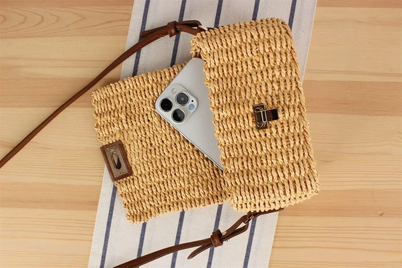 Handmade Women's Shoulder Bag Summer Straw Beach Bag Bohemian Female Handbags Fashion Square Flap Lock Designer Shopper Purse