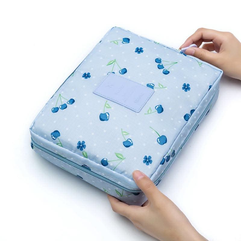 EXCLUSIVE Outdoor Multifunction Cosmetic Bag For Women