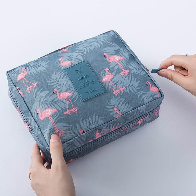 EXCLUSIVE Outdoor Multifunction Cosmetic Bag For Women