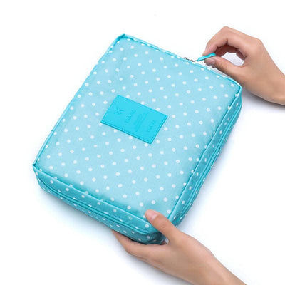 EXCLUSIVE Outdoor Multifunction Cosmetic Bag For Women
