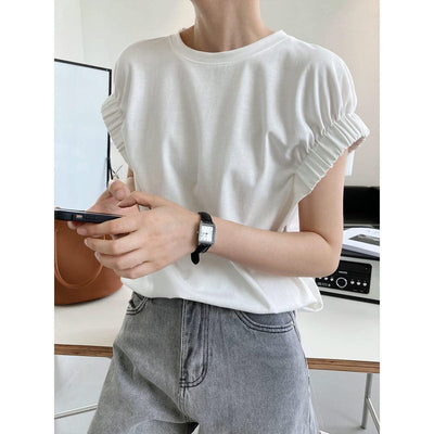 Women With Skimpy Sleeves And Pleated T-shirts - Elanique